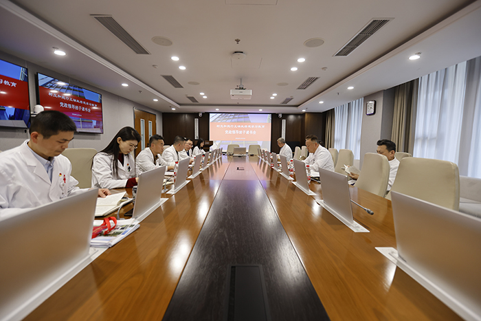 党政领导班子读书会-2.JPG